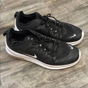 Nike Black and White Athletic Sneakers with Sleek Design